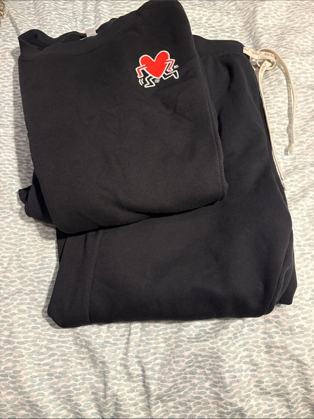 Keith Haring Black Sweat Set with Red Heart Graphic Black Graphic XL NWOT